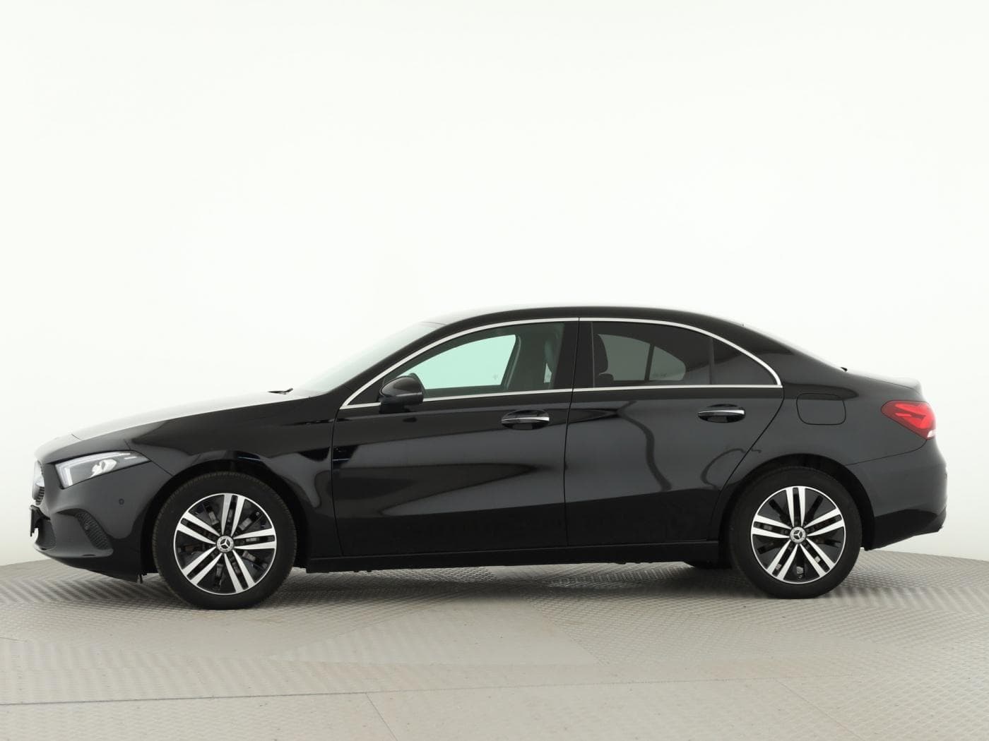 Mercedes-Benz A 250 e Lim Bild 7