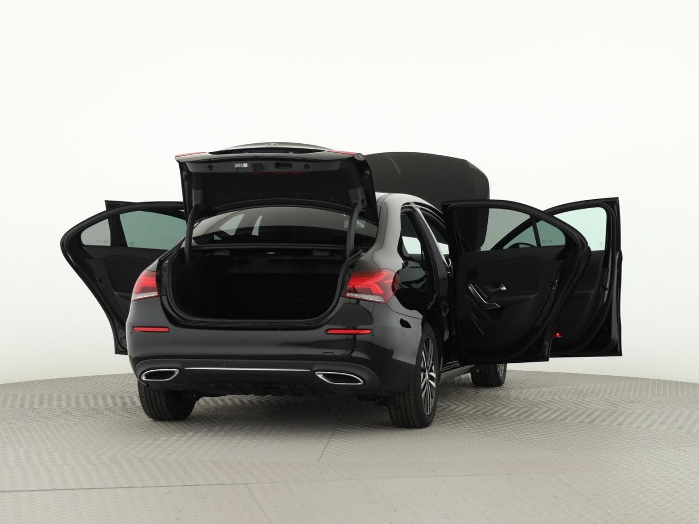 Mercedes-Benz A 250 e Lim Bild 9