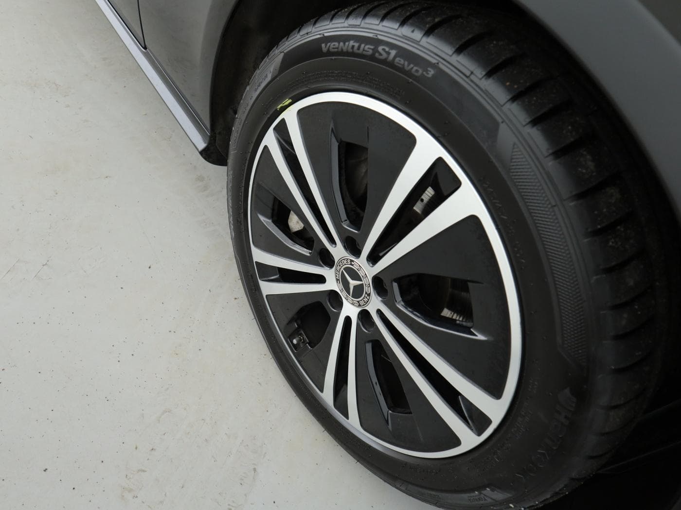 Mercedes-Benz E 400 d 4M Coupe Bild 21