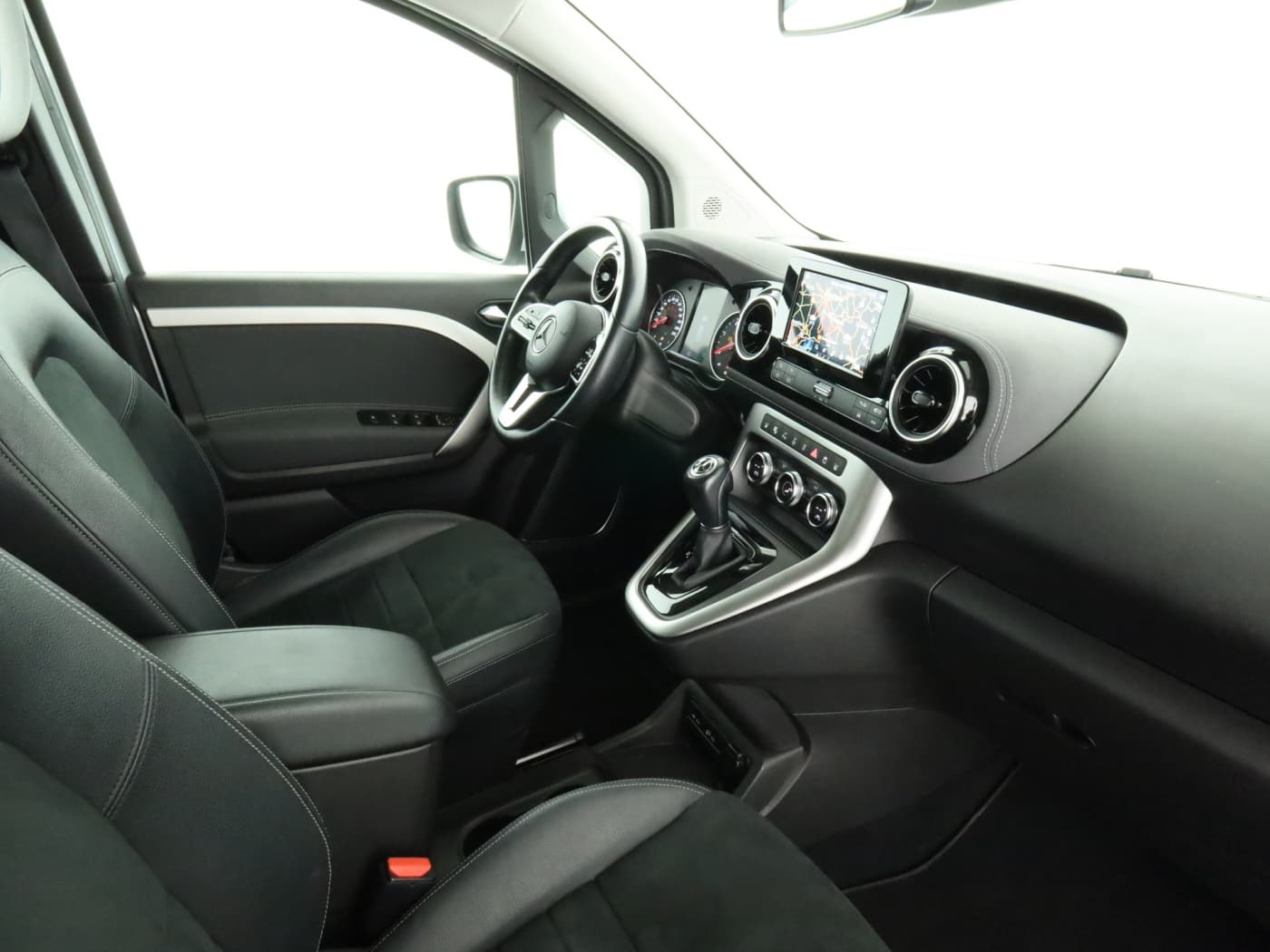 Mercedes-Benz T 180 d PROGRESSIVE Standard Bild 17