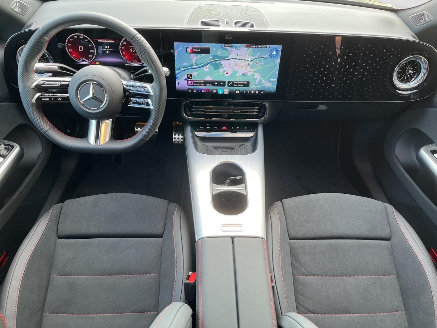 Mercedes-Benz CLA 250+ Bild 12