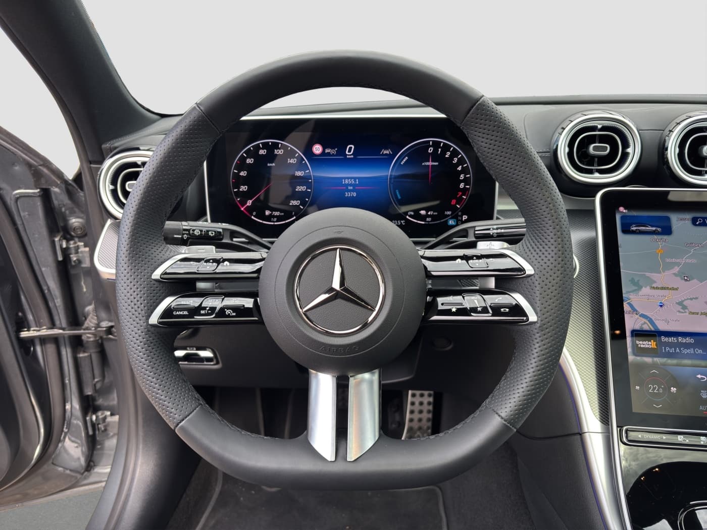 Mercedes-Benz C 300 e T Bild 10
