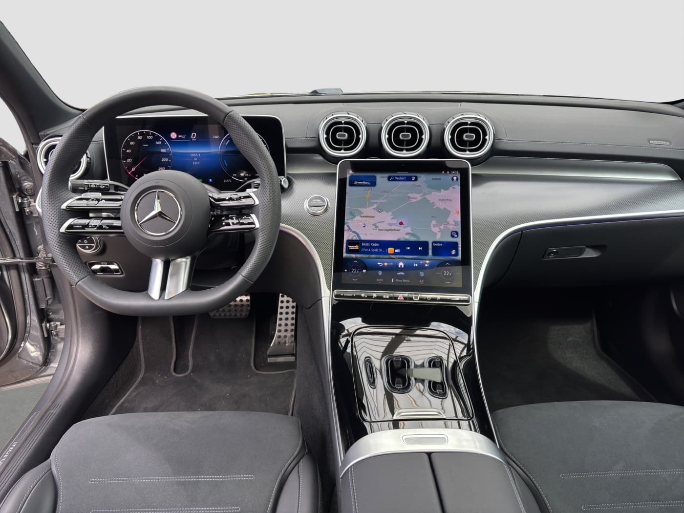 Mercedes-Benz C 300 e T Bild 9