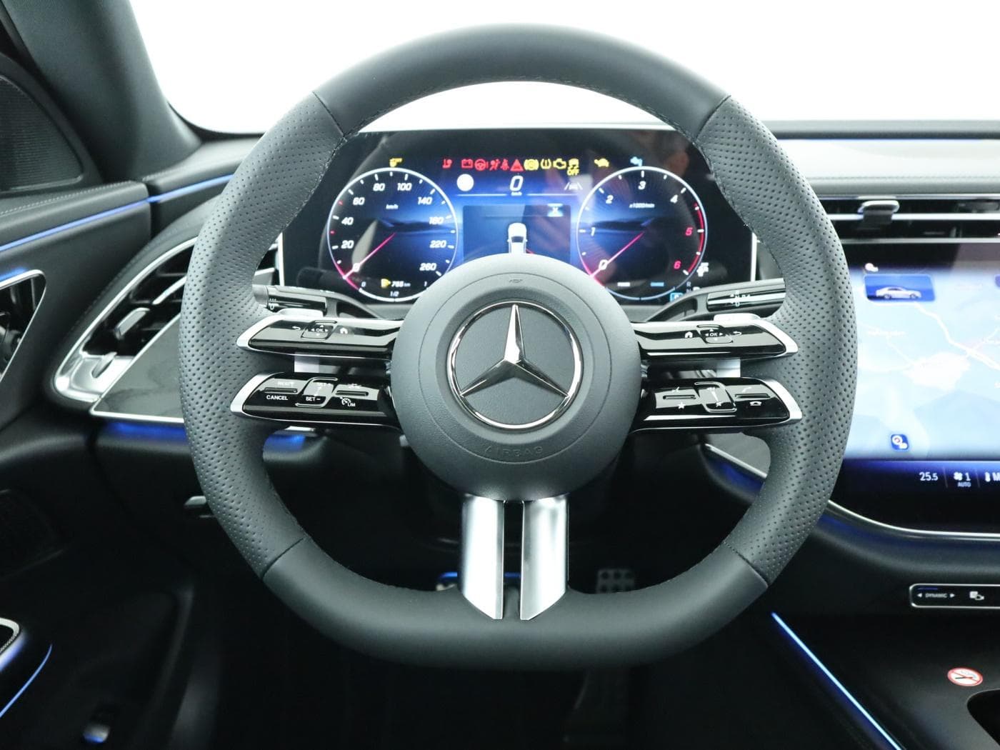 Mercedes-Benz E 220 d Limousine Bild 11