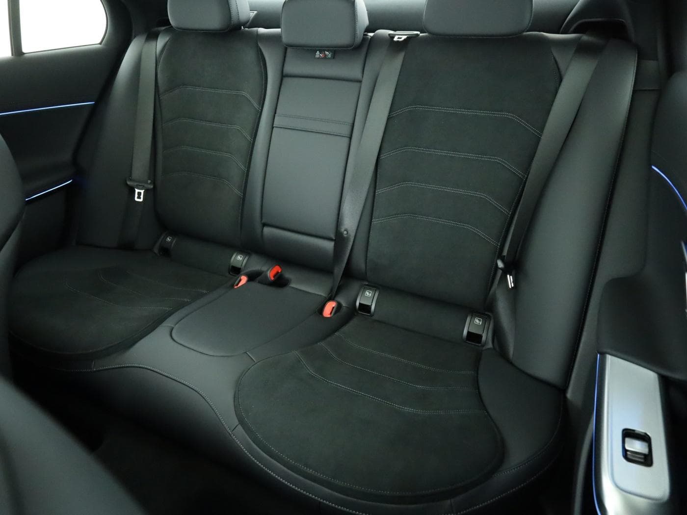 Mercedes-Benz E 220 d Limousine Bild 18