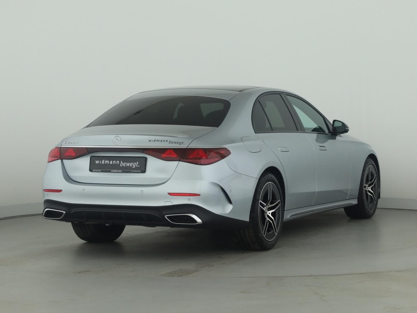 Mercedes-Benz E 220 d Limousine Bild 2