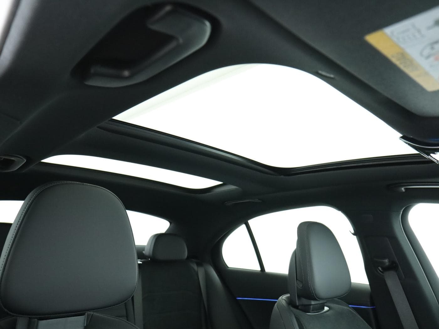 Mercedes-Benz E 220 d Limousine Bild 21