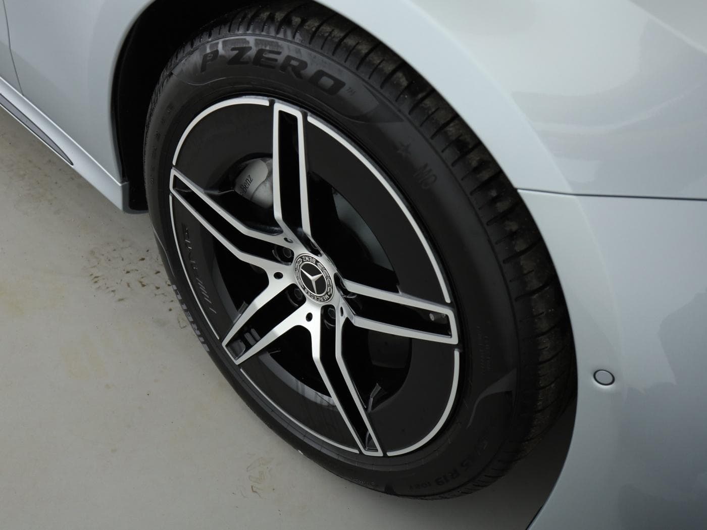 Mercedes-Benz E 220 d Limousine Bild 22