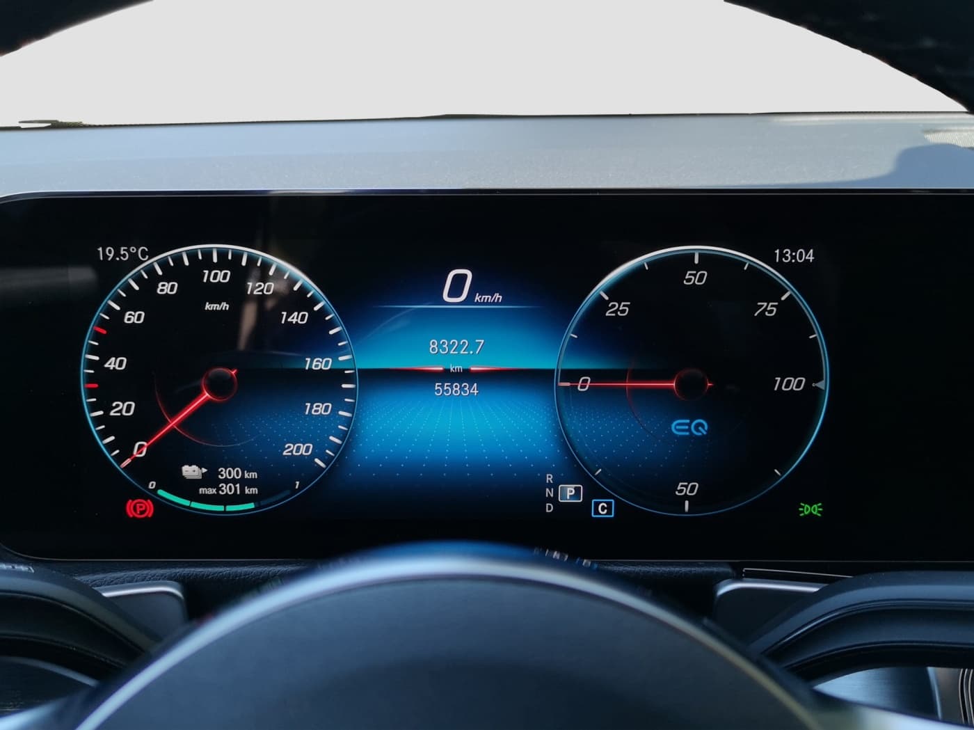 Mercedes-Benz EQB 300 4M Bild 11