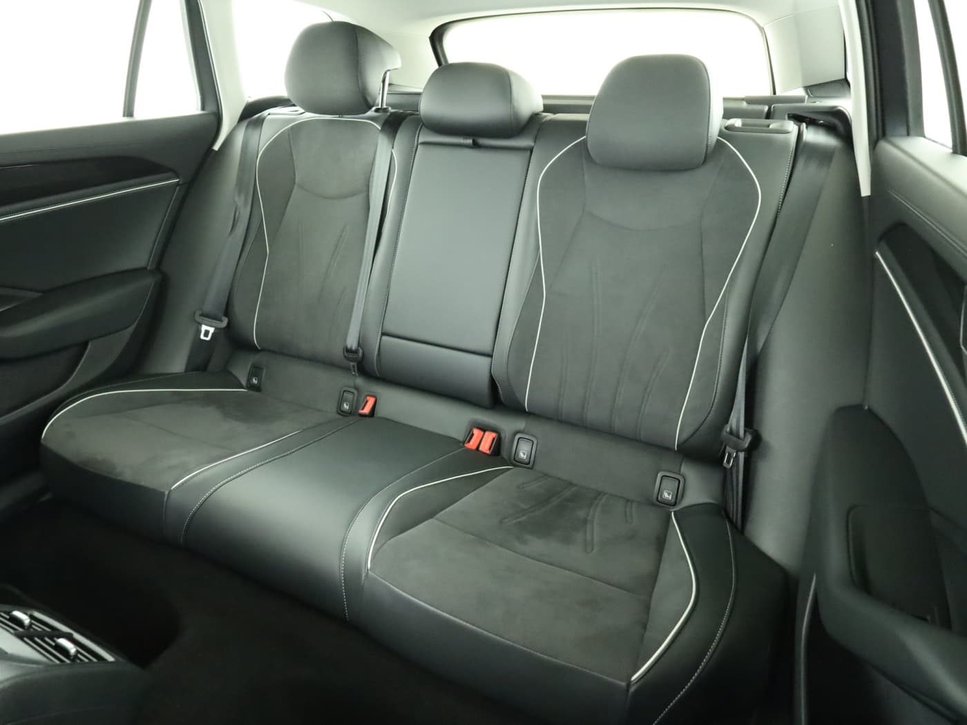 Volkswagen Passat 2.0 TDI Business Bild 18