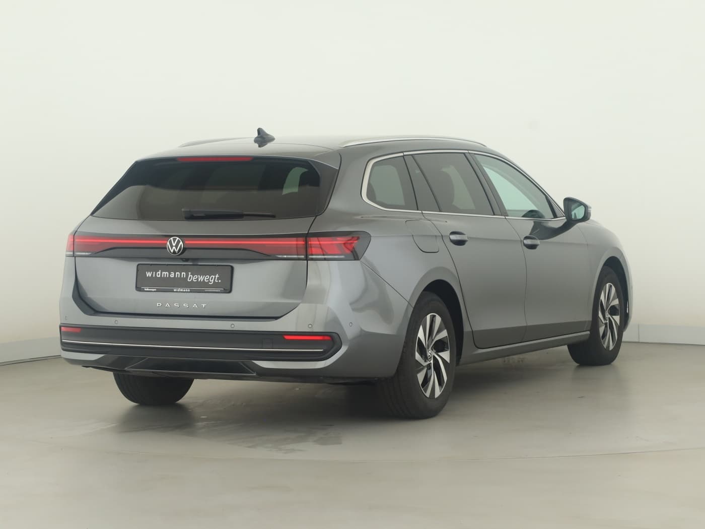 Volkswagen Passat 2.0 TDI Business Bild 2