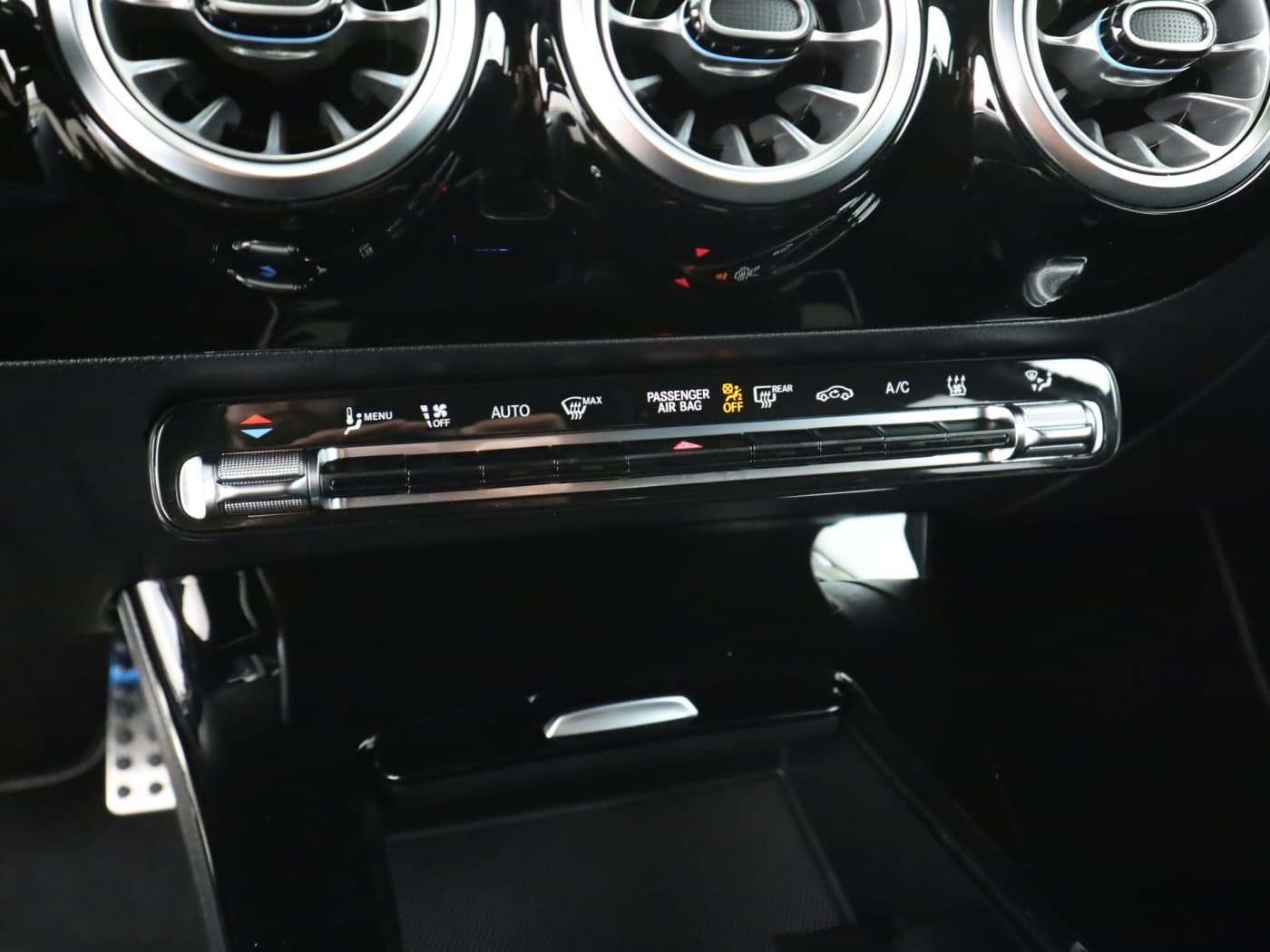 Mercedes-Benz A 250 e Bild 14