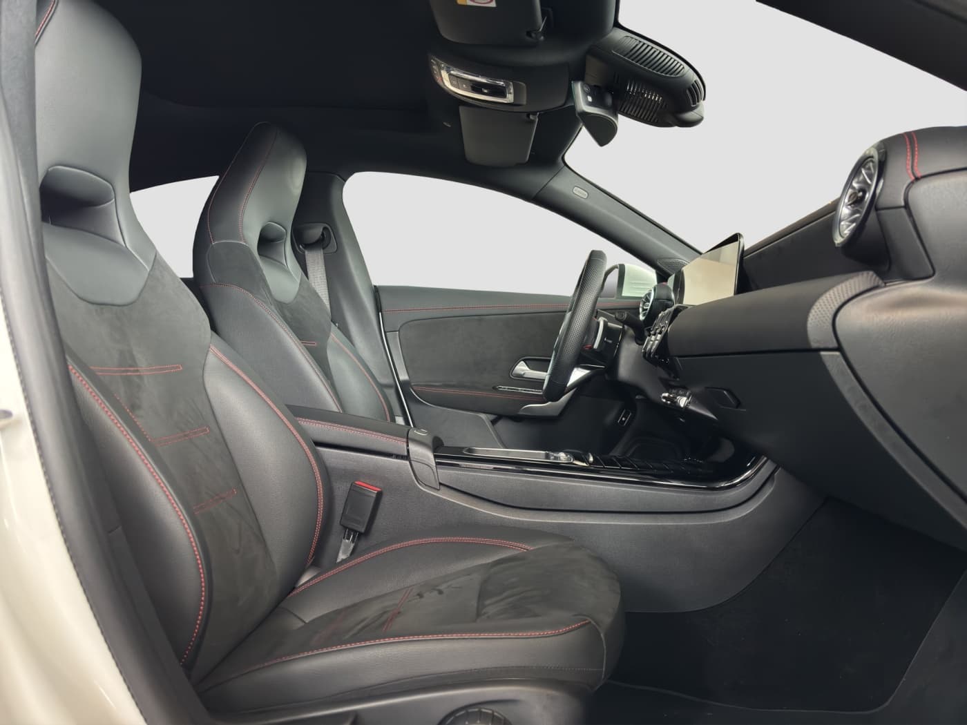 Mercedes-Benz CLA 200 Bild 15