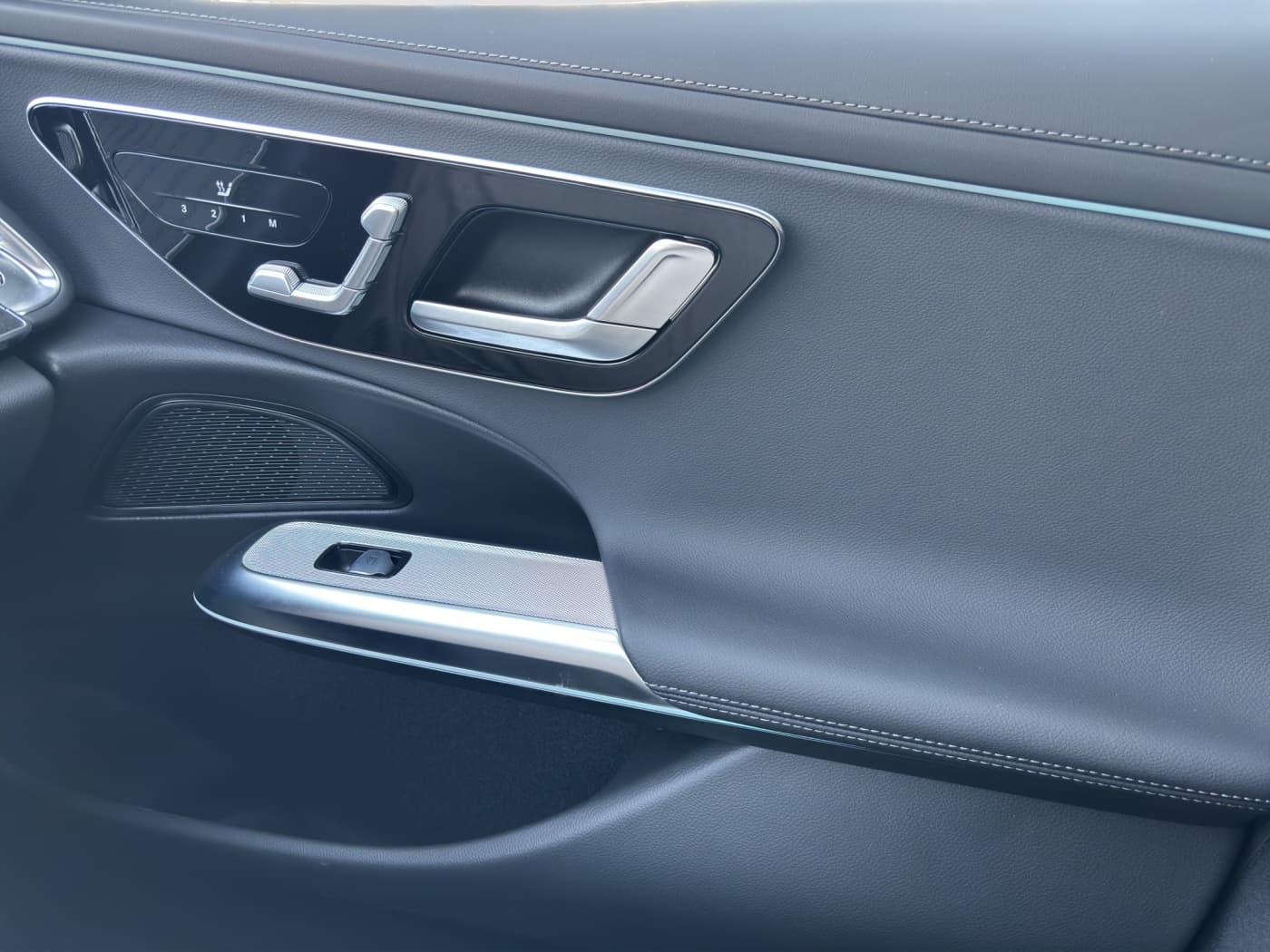 Mercedes-Benz E 220 d T Bild 14