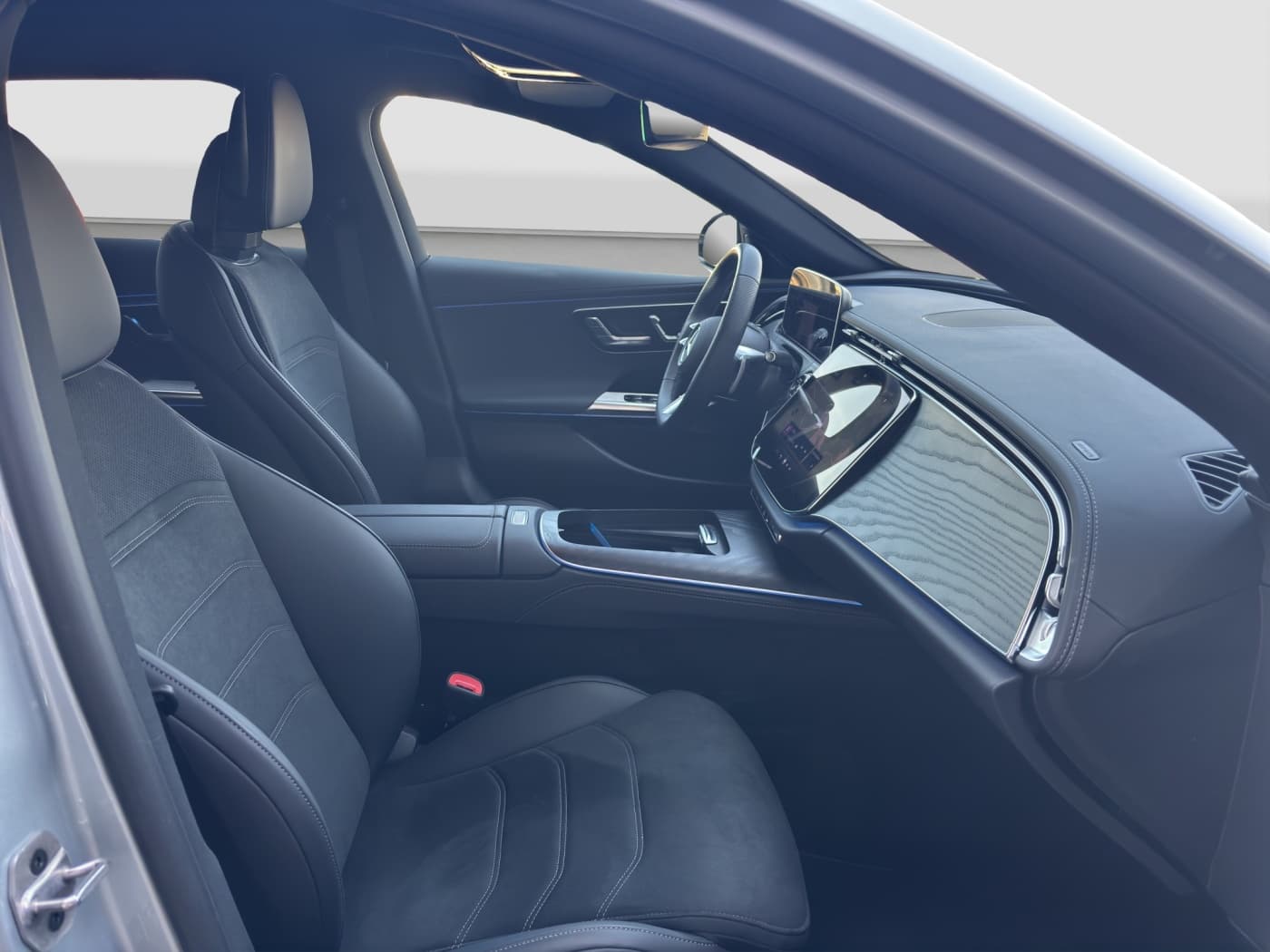 Mercedes-Benz E 220 d T Bild 15