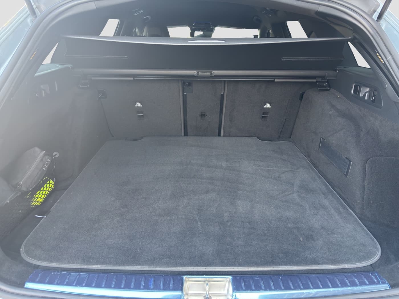 Mercedes-Benz E 220 d T Bild 18