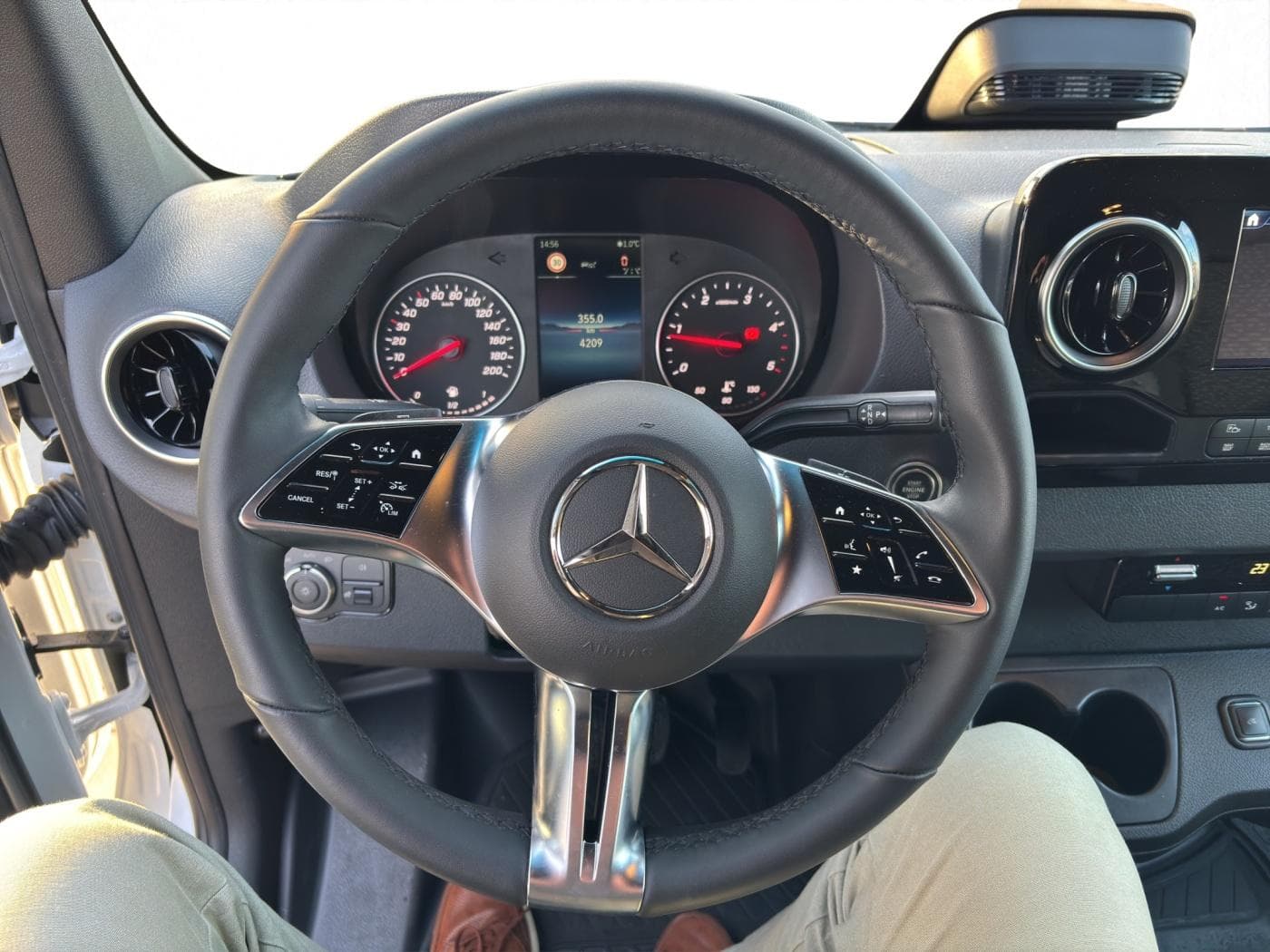 Mercedes-Benz Sprinter 317 CDI Kasten Bild 10