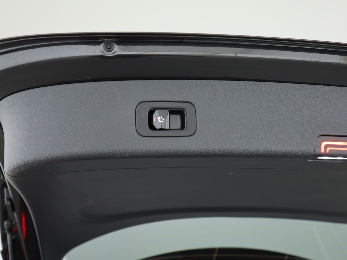 Mercedes-Benz GLC 200 4M Bild 25