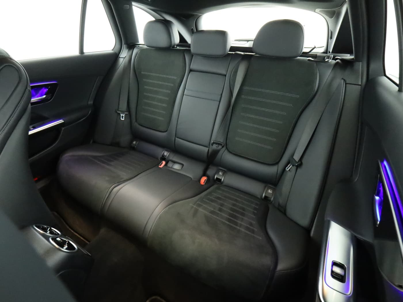 Mercedes-Benz C 300 e T Bild 18