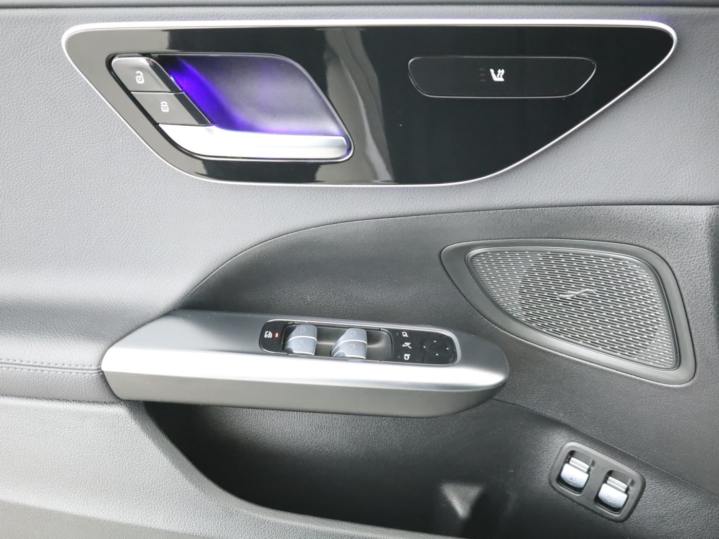 Mercedes-Benz C 300 e T Bild 20