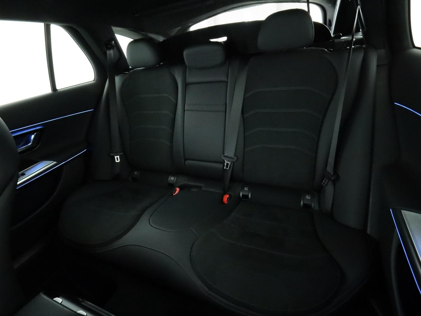 Mercedes-Benz E 220 d T Bild 18