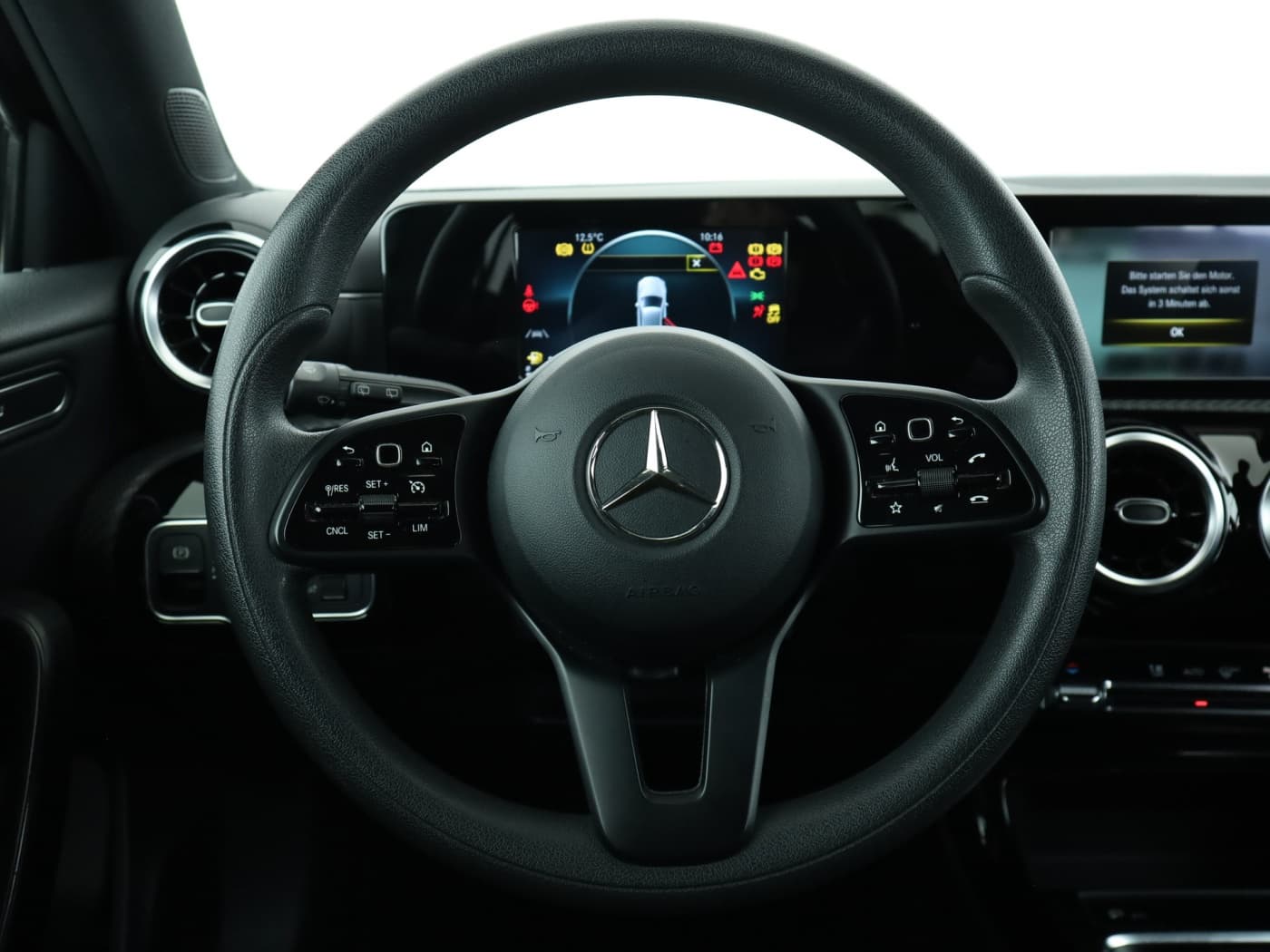 Mercedes-Benz A 180 d Bild 11