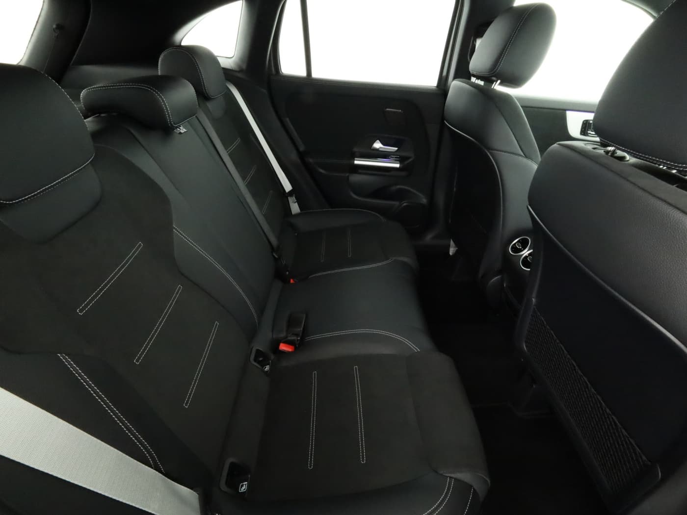 Mercedes-Benz GLA 200 Bild 25