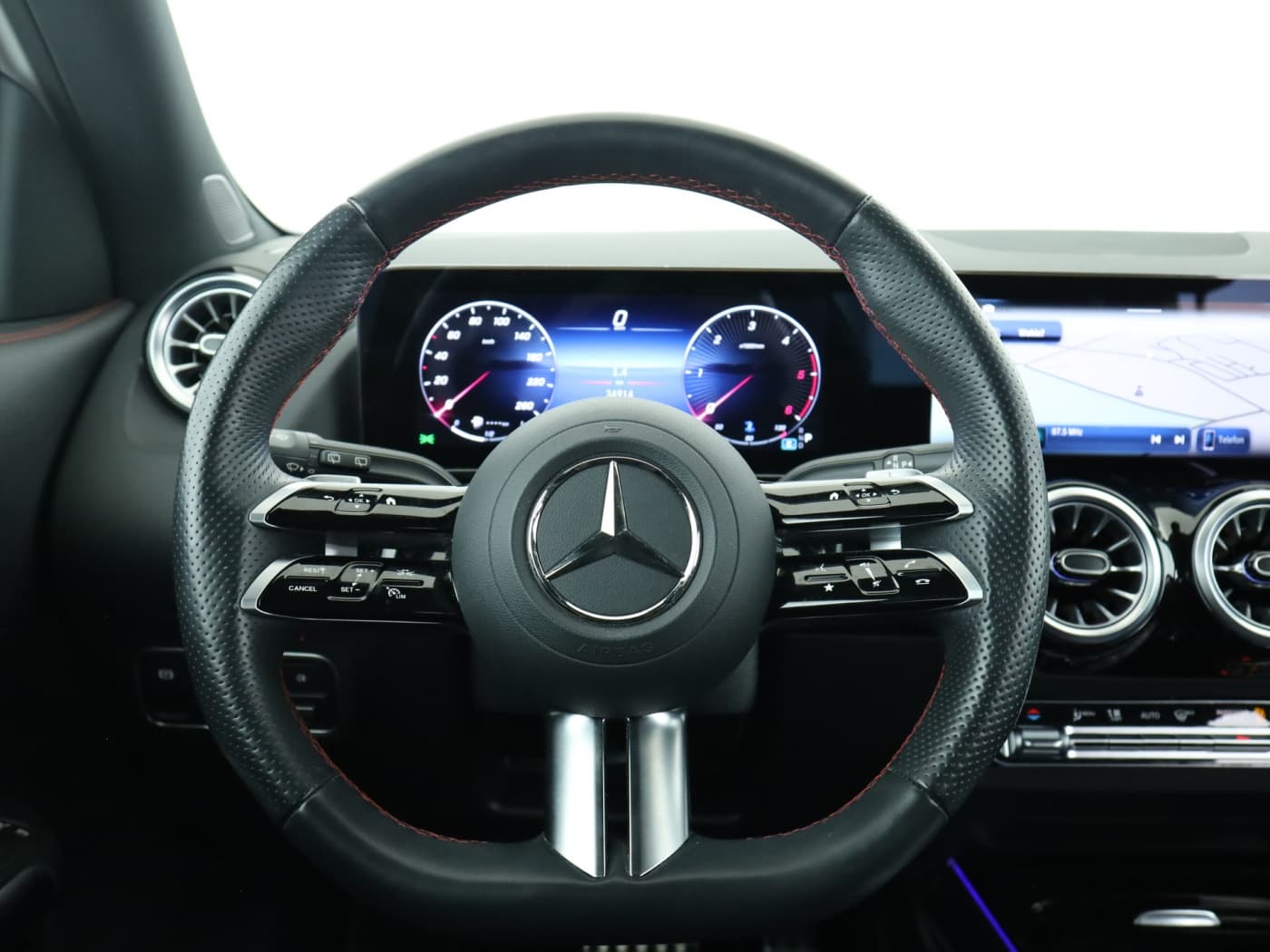 Mercedes-Benz GLA 200 d Bild 11