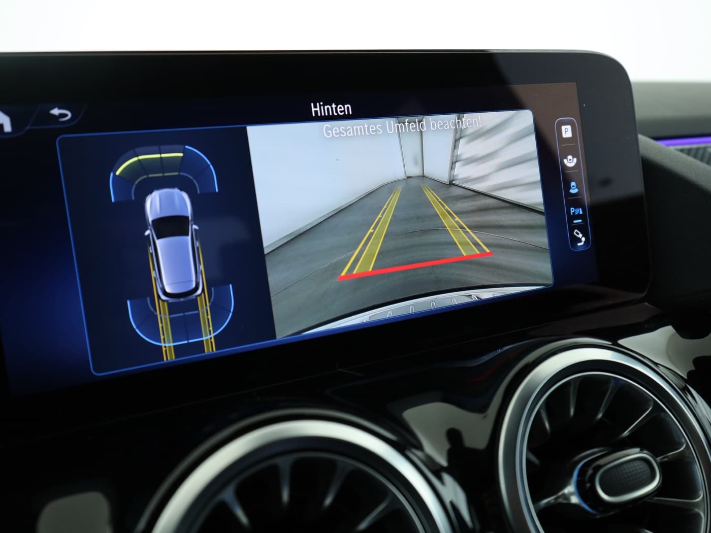 Mercedes-Benz GLA 200 d Bild 27