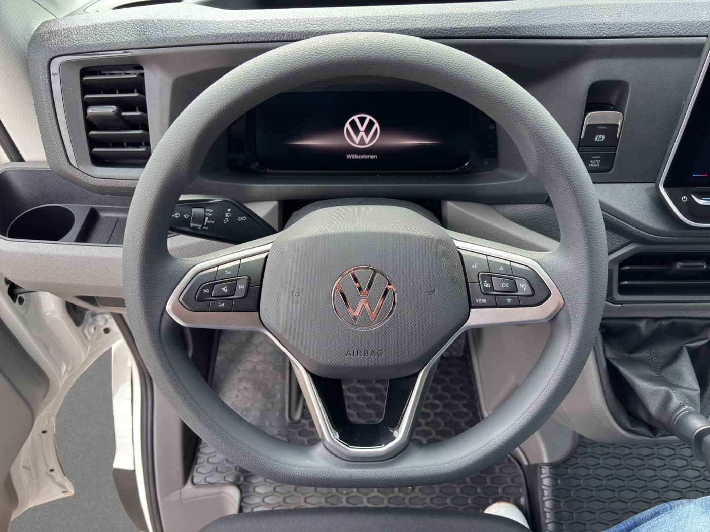 Volkswagen Crafter 35 2,0 TDI 120 KW Kasten MR/HD Bild 10