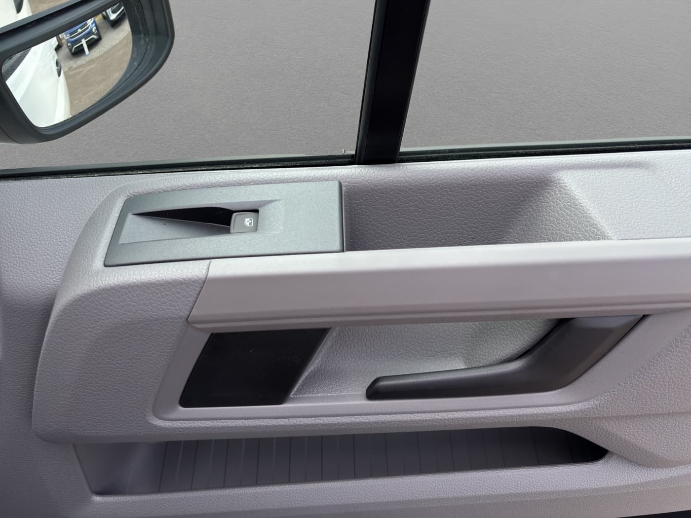 Volkswagen Crafter 35 2,0 TDI 120 KW Kasten MR/HD Bild 16