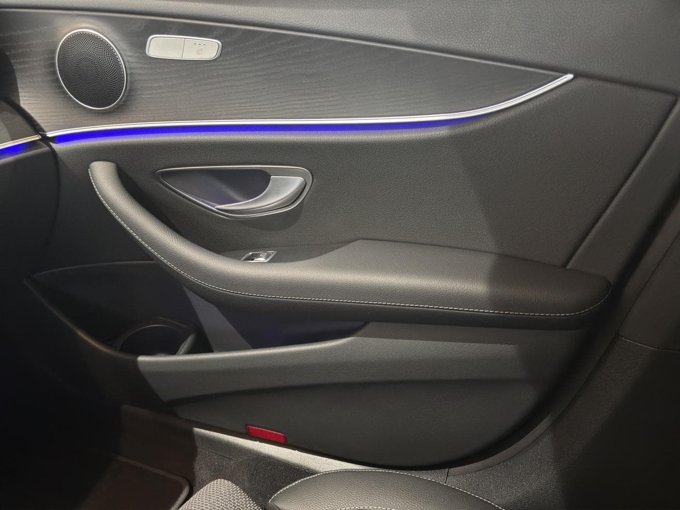 Mercedes-Benz E 220 d T Bild 14