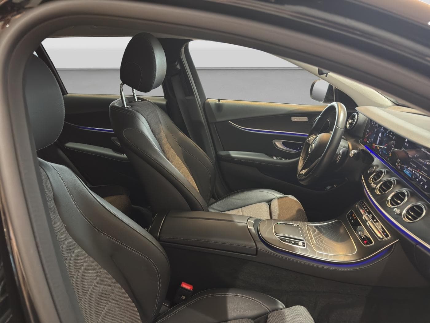 Mercedes-Benz E 220 d T Bild 15