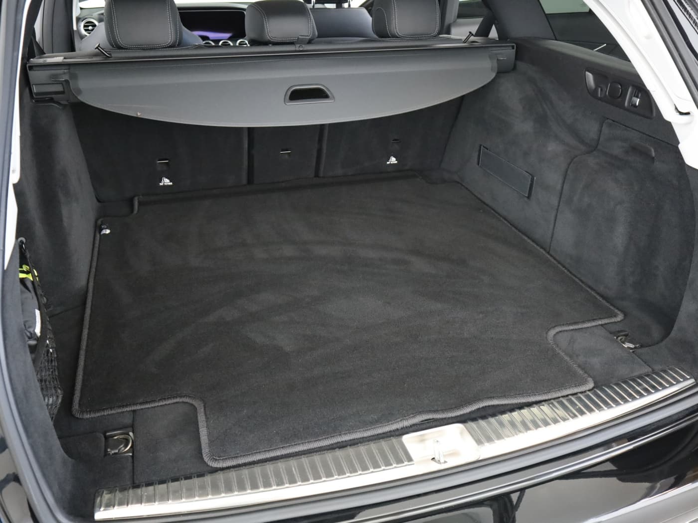 Mercedes-Benz E 300 d 4M T Bild 22