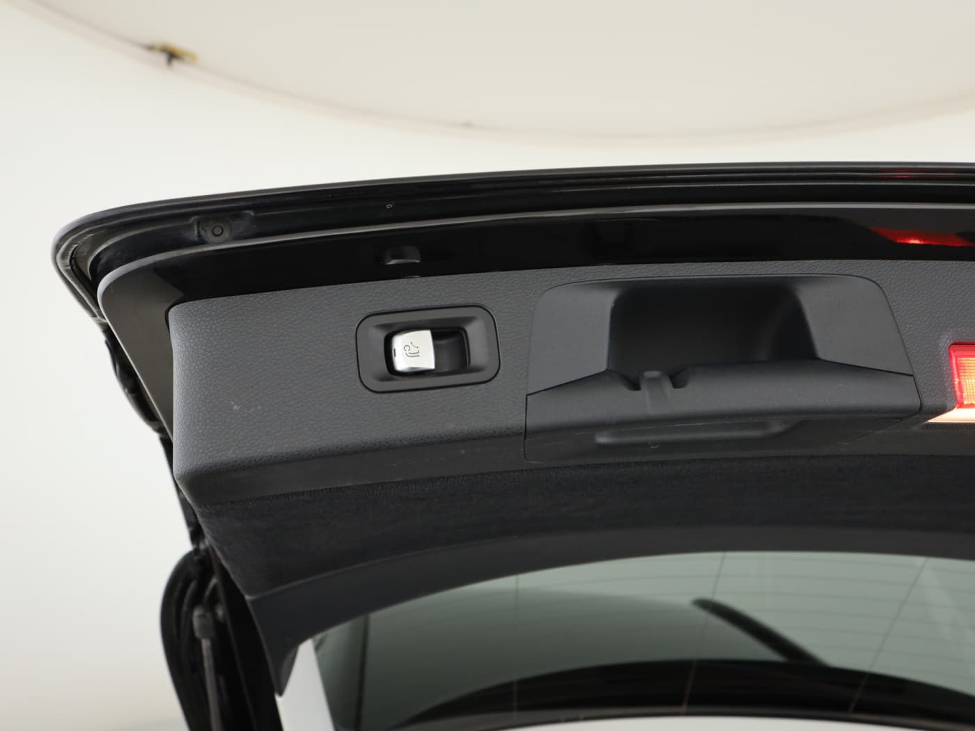 Mercedes-Benz E 300 d 4M T Bild 25