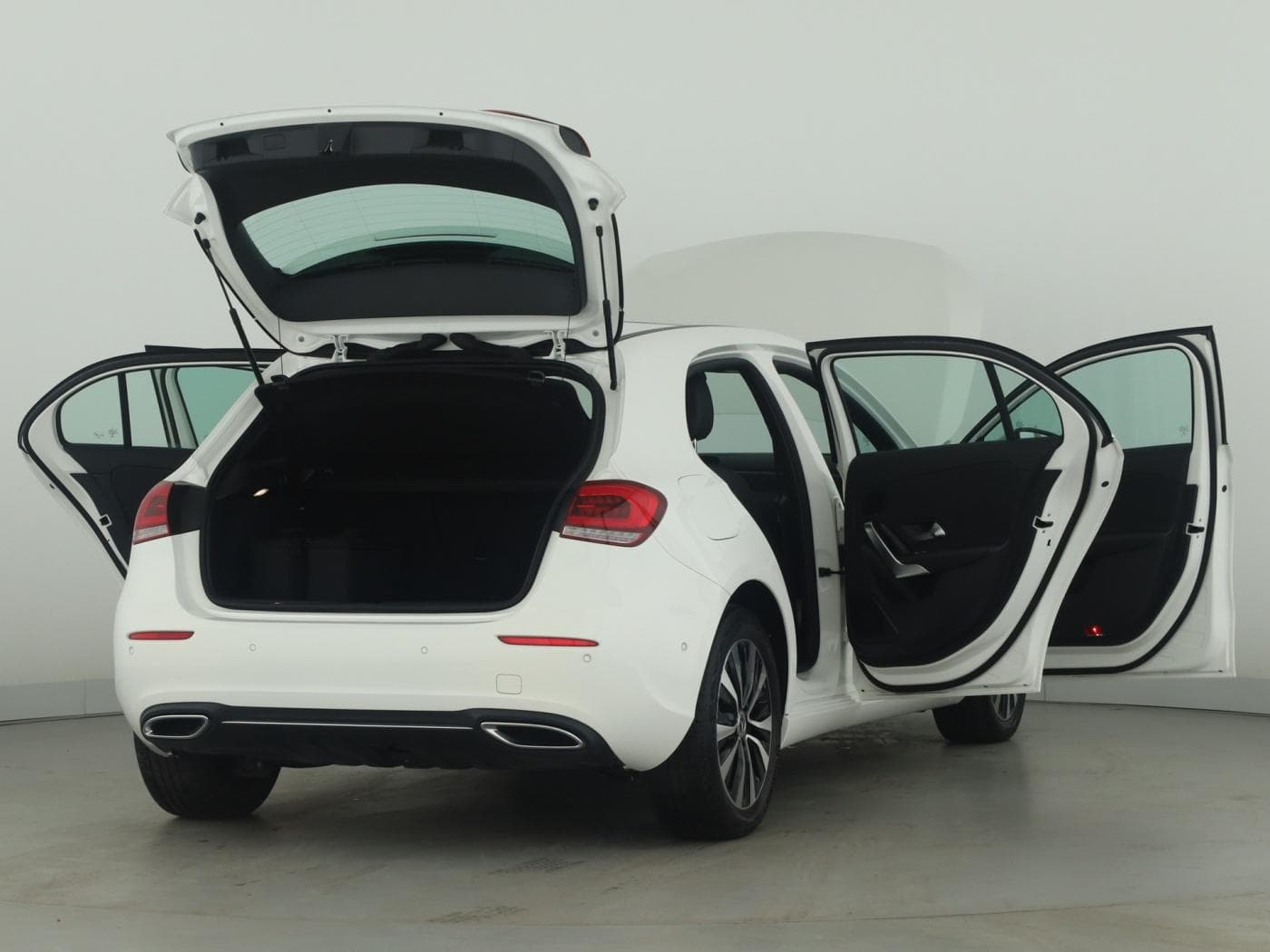 Mercedes-Benz A 250 e Bild 9