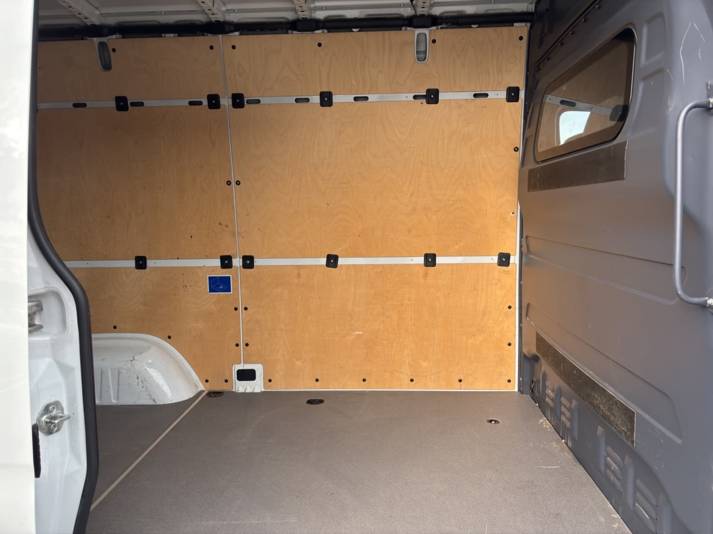 Mercedes-Benz Sprinter 317 CDI Kasten Hochdach Standard Bild 16