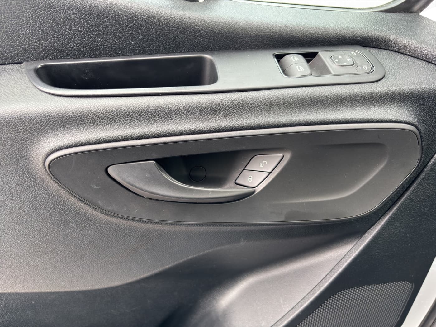 Mercedes-Benz Sprinter 317 CDI Kasten Hochdach Standard Bild 17