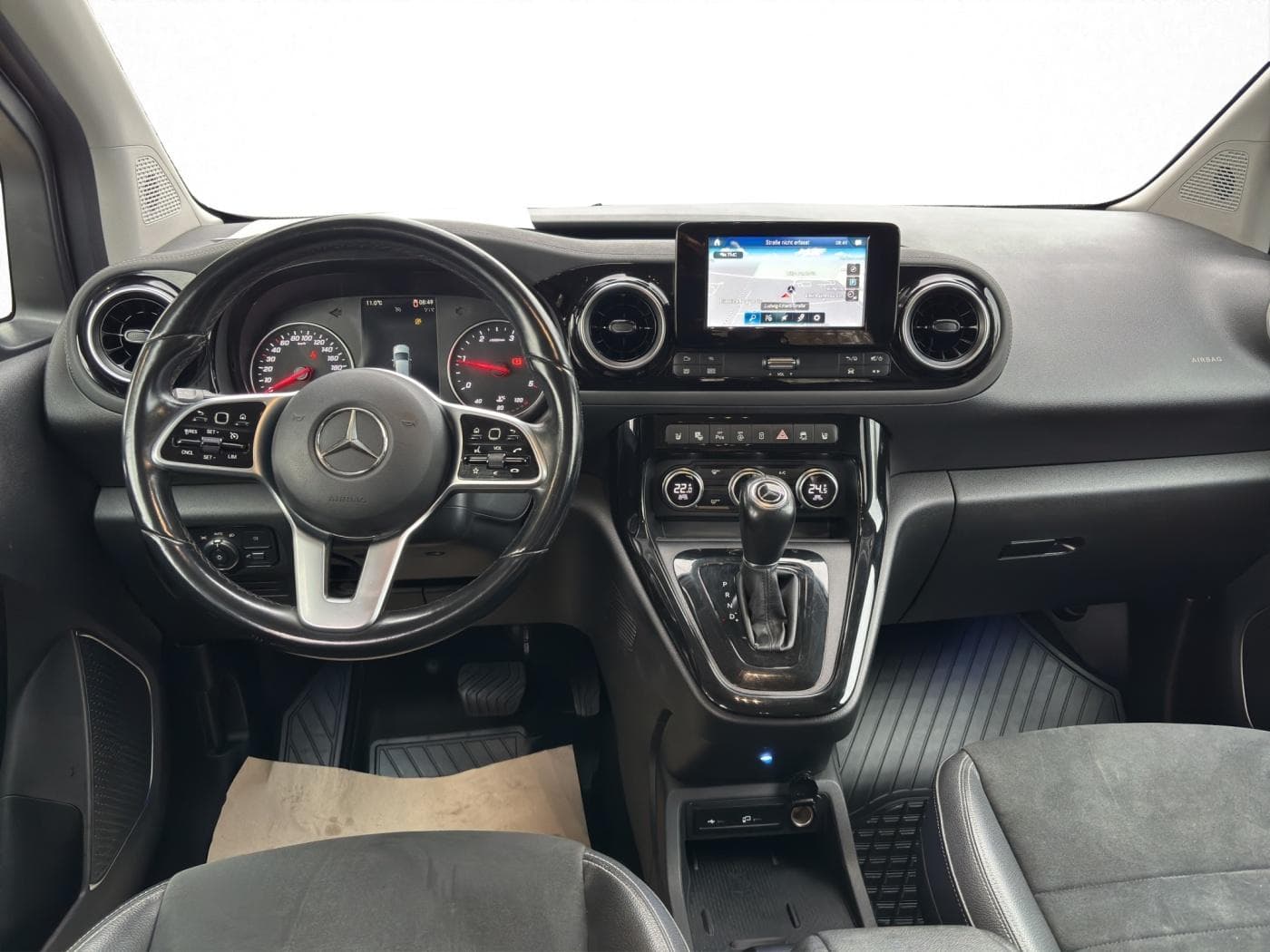 Mercedes-Benz T 180 d EDITION Bild 9