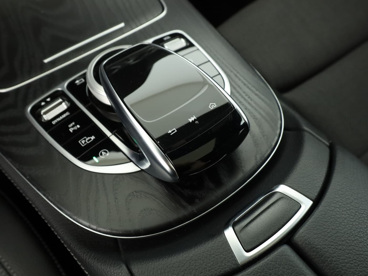 Mercedes-Benz E 220 d Bild 15
