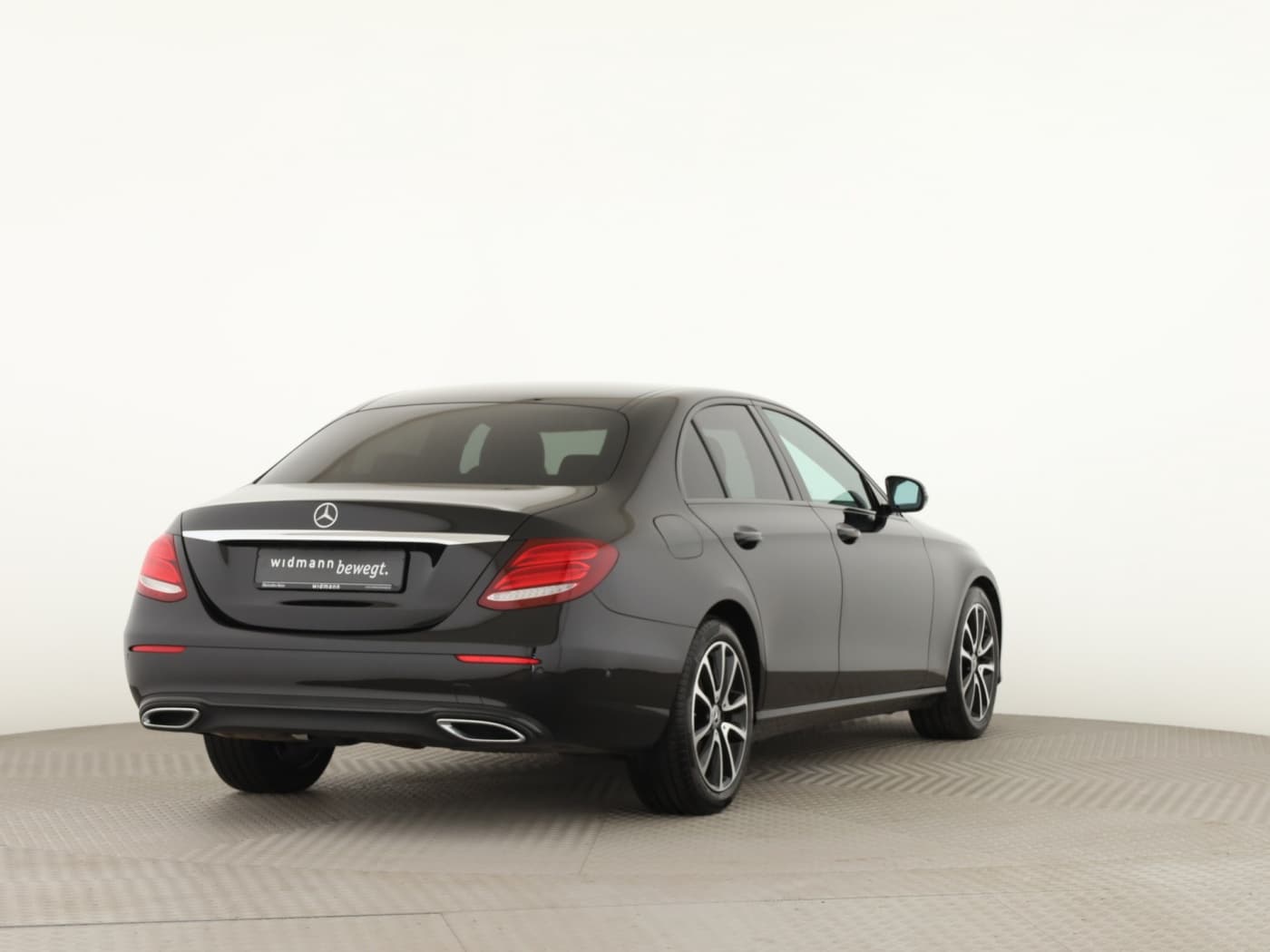 Mercedes-Benz E 220 d Bild 2