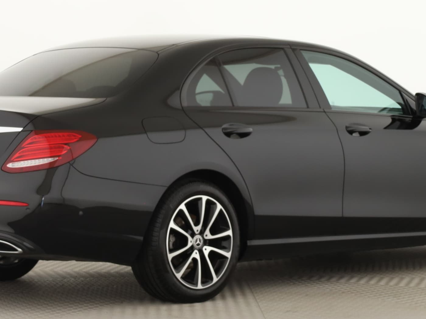 Mercedes-Benz E 220 d Bild 6