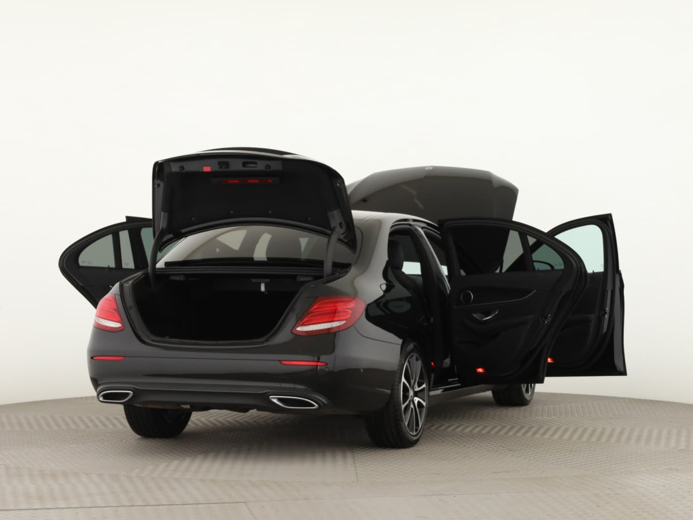 Mercedes-Benz E 220 d Bild 9