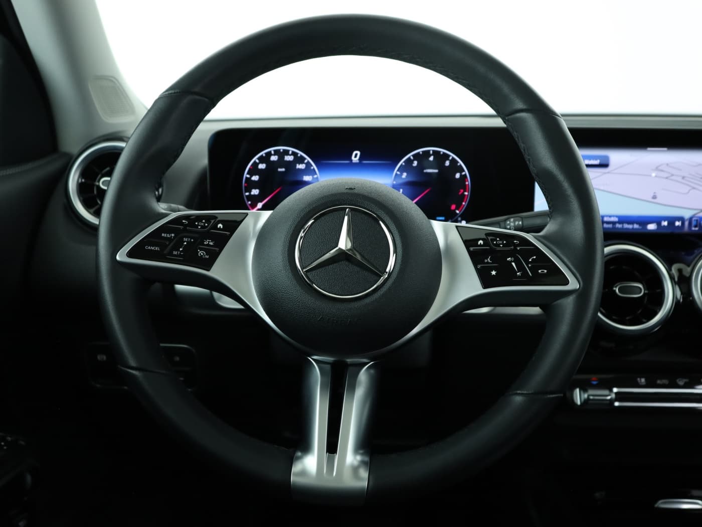 Mercedes-Benz GLB 220 4M Bild 11