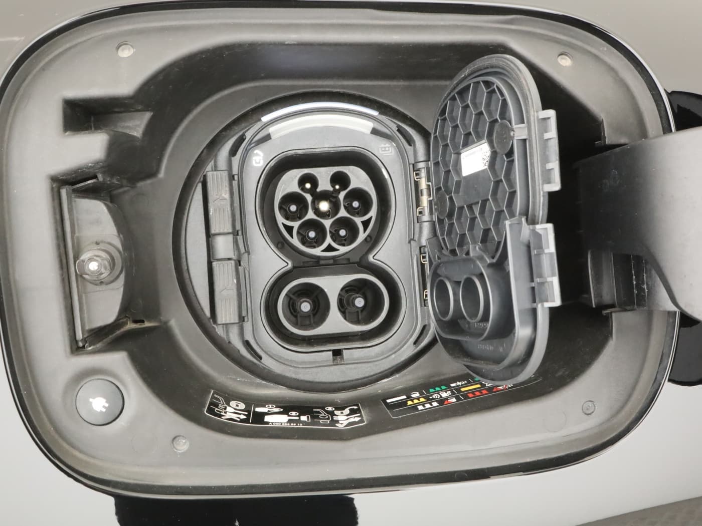 Mercedes-Benz EQC 400 4M Bild 29