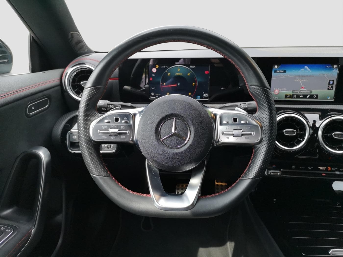 Mercedes-Benz CLA 200 d SB Bild 10