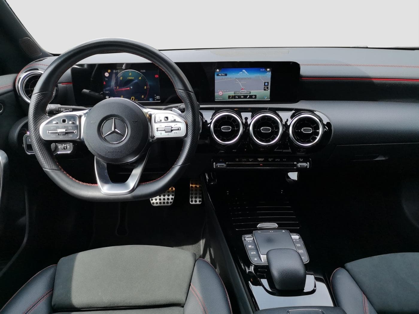 Mercedes-Benz CLA 200 d SB Bild 9