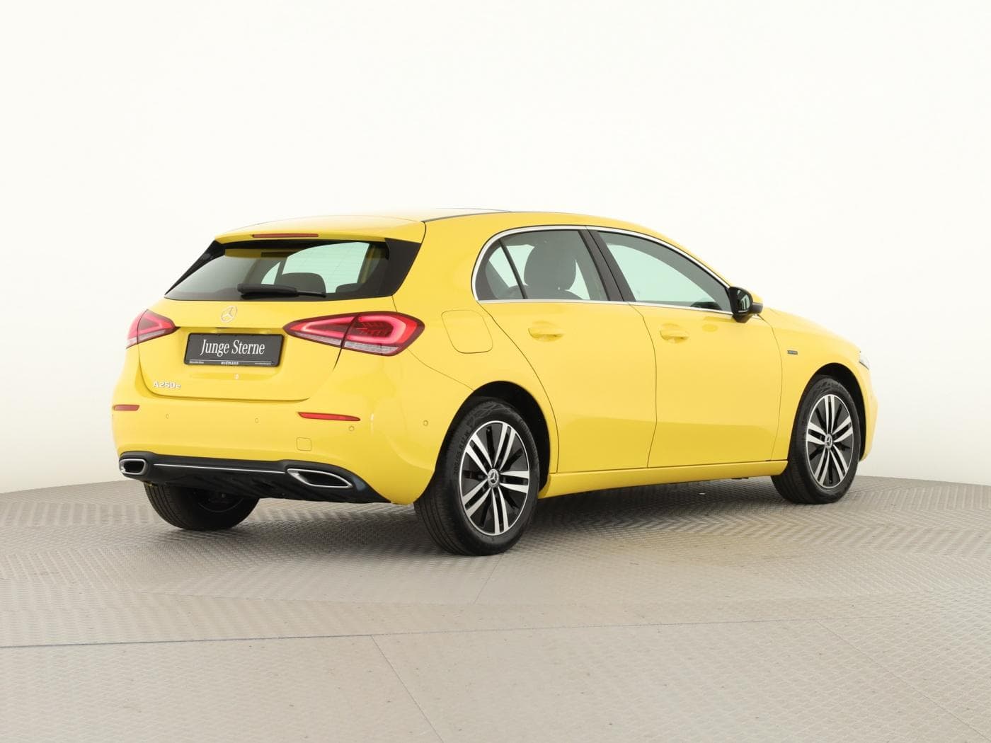 Mercedes-Benz A 250 e Bild 6