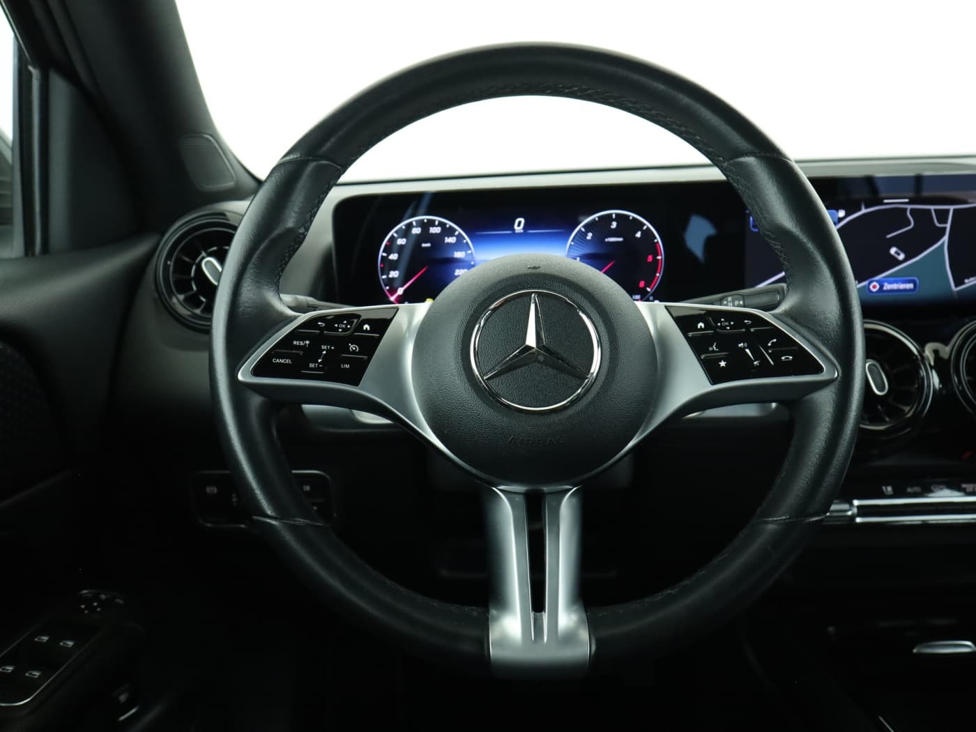 Mercedes-Benz GLB 200 d Bild 11