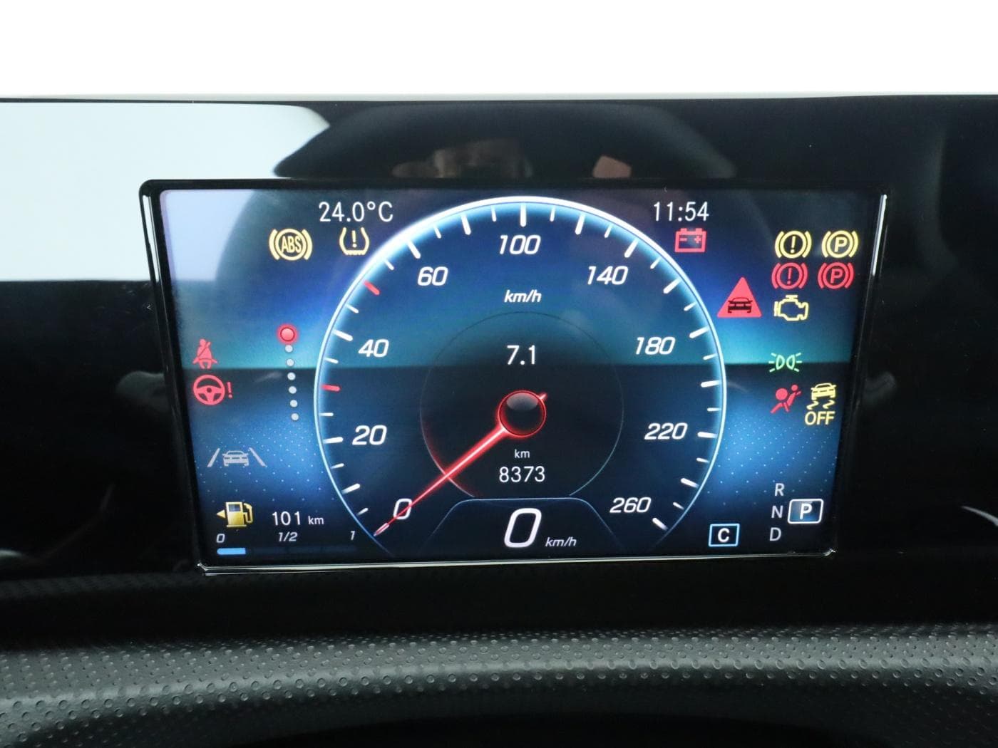 Mercedes-Benz CLA 220 4M Bild 12